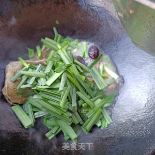 鸽汤炒韭菜的做法步调：6