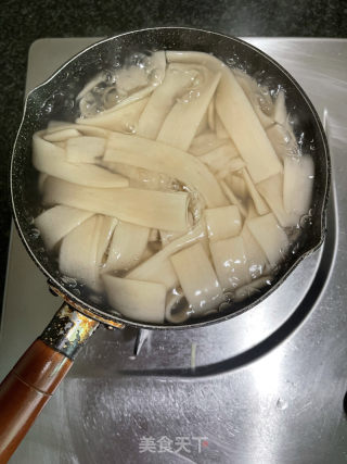 酸辣川粉的做法步调：9