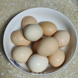 五喷鼻茶叶蛋的做法步调：1