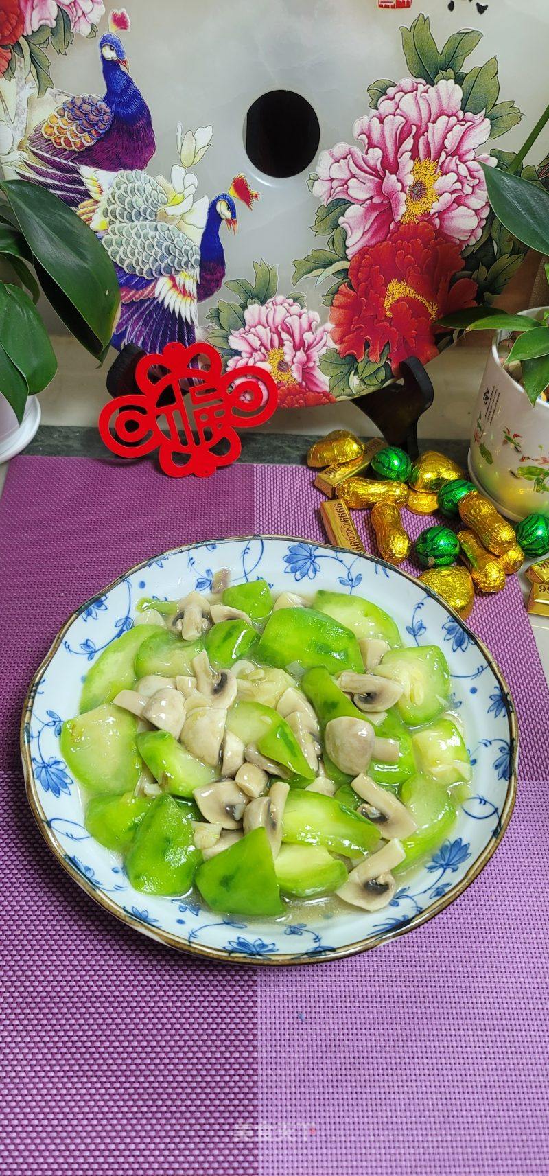 心蘑炒丝瓜的做法