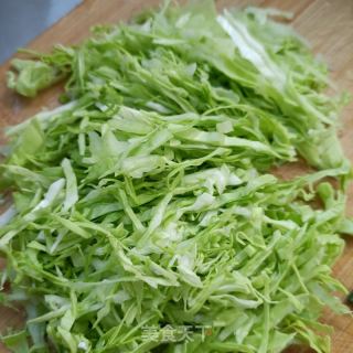 包菜拌鸽胸肉的做法步调：4