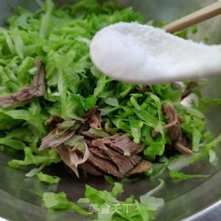 包菜拌鸽胸肉的做法步调：9