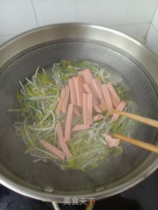 午饭肉拌绿芽菜的做法步调：6
