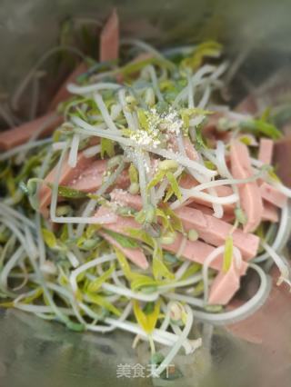 午饭肉拌绿芽菜的做法步调：9