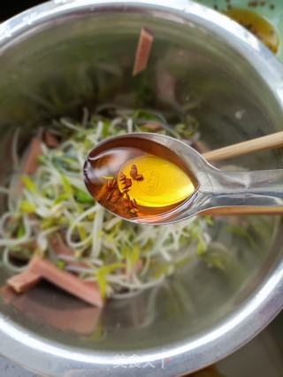 午饭肉拌绿芽菜的做法步调：11