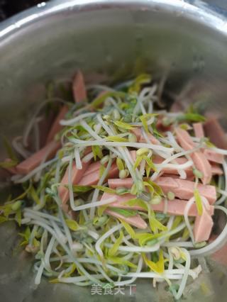 午饭肉拌绿芽菜的做法步调：8