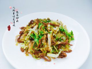 包菜炒肉的做法步调：1