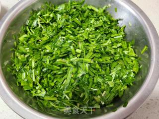 韭菜鸡蛋馅菜盒的做法步调：1