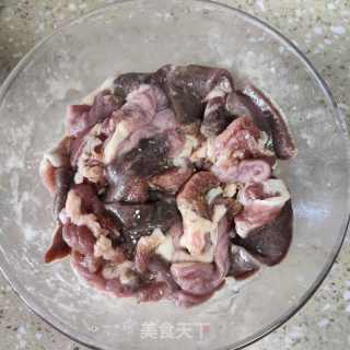 酸菜猪纯汤的做法步调：6
