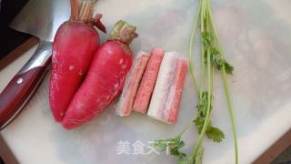 蟹棒火萝卜汤——春季的滋味的做法步调：1