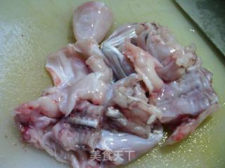 毛豆烧牛蛙的做法步调：3