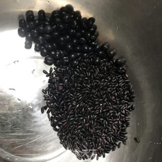 三乌芝麻糊的做法步调：1