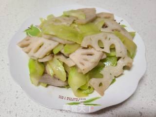 莴笋炒莲藕的做法步调：5