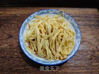 雷笋拌豆皮的做法步调：3