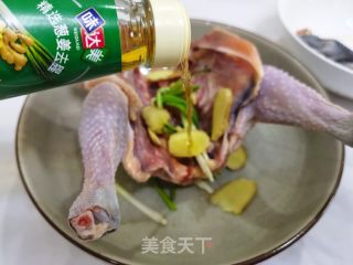 简朴易做，养分滋补的浑蒸孺子鸡的做法步调：3