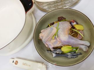 简朴易做，养分滋补的浑蒸孺子鸡的做法步调：4