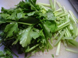 琵琶腿肉拌芹菜的做法步调：6