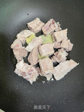 菠萝排骨的做法步伐：4