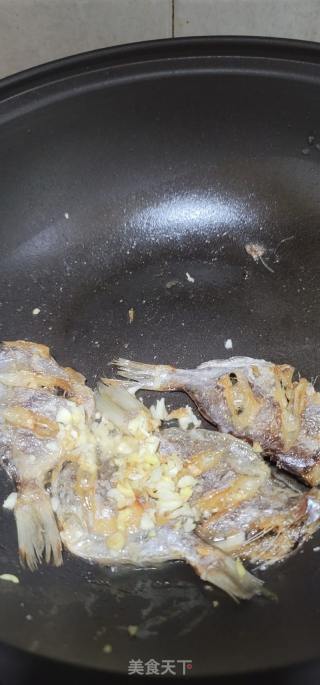 干煎北昌鱼干的做法步调：6