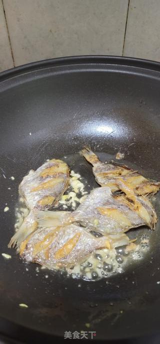 干煎北昌鱼干的做法步调：7