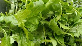 菊花脑煎蛋汤的做法步调：2