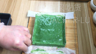 抹茶奶冻小圆，没有需求吉祥丁，心感细致柔滑，光彩翠绿鲜明。的做法步调：8