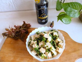 喷鼻椿芽拌豆腐的做法步调：9