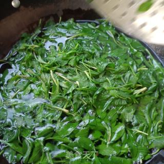 花死拌马兰头的做法步调：3