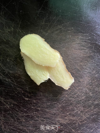 腐竹焖排骨的做法步调：3