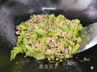 莙荙菜杆炒肉沫的做法步调：3