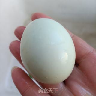鸡蛋虾仁炒生菠菜杆的做法步调：3
