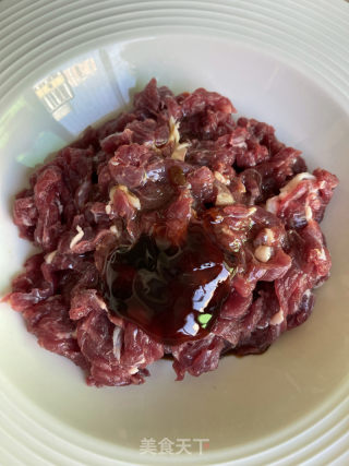 牛肉炒荷兰豆的做法步调：2