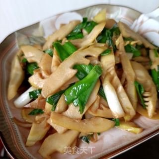 青蒜炒雷笋的做法步调：16