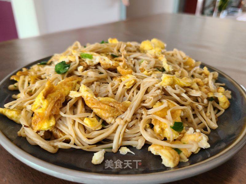 金针菇炒鸡蛋的做法