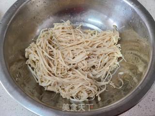 金针菇炒鸡蛋的做法步调：3