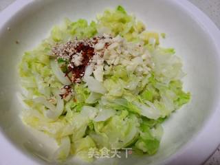 热炝包菜的做法步调：4