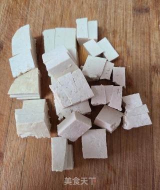 包菜炒豆腐的做法步调：2