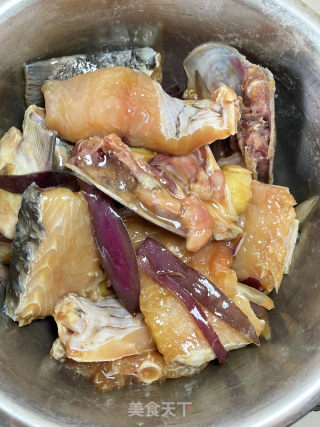 干锅鱼的做法步调：4