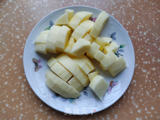 苹果煮紫薯枣泥汤圆的做法步调：2