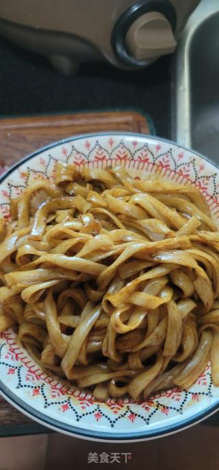肉丝辣椒炒河粉的做法步调：3