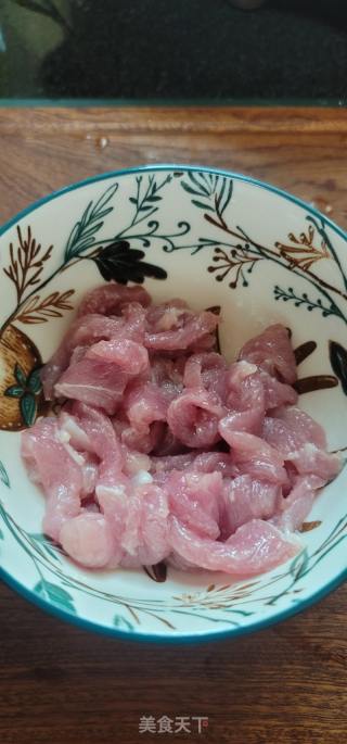 肉丝辣椒炒河粉的做法步调：5