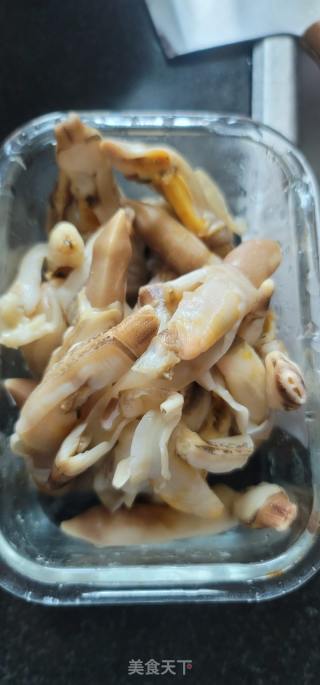 青椒炒蛏王肉的做法步调：3