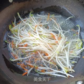 绿芽菜拌鸽胸肉的做法步调：3