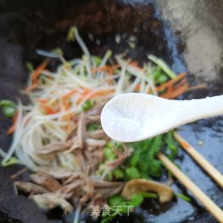 绿芽菜拌鸽胸肉的做法步调：6