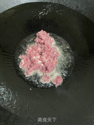 油豆腐炒肉沫的做法步调：4