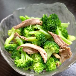 鸽胸肉拌西兰花的做法步调：8