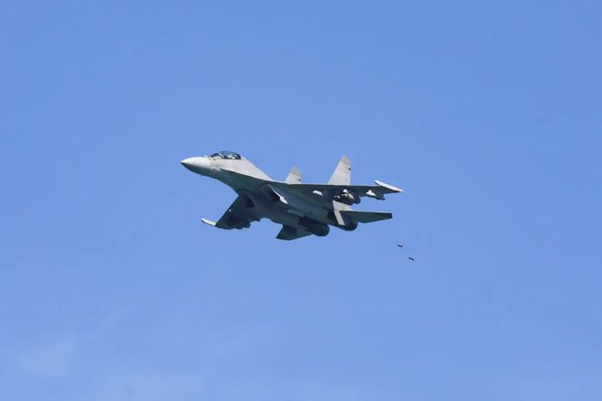 f50A2ZBqNA3nA51M.jpg