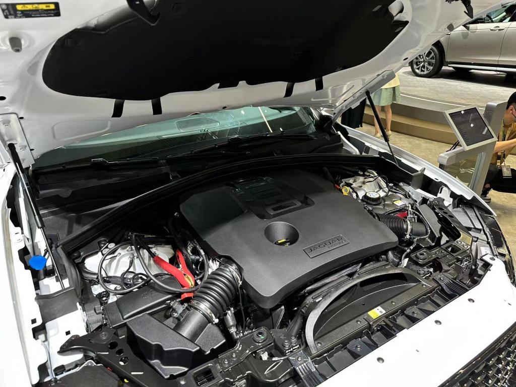 V4HNS5T114ZHzf1H.jpg