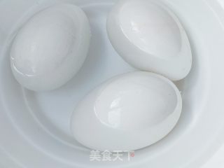 小葱拌鹅蛋的做法步调：2