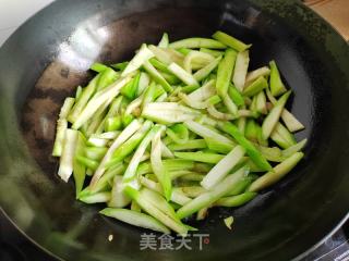 丝瓜虾皮豆腐汤的做法步调：4